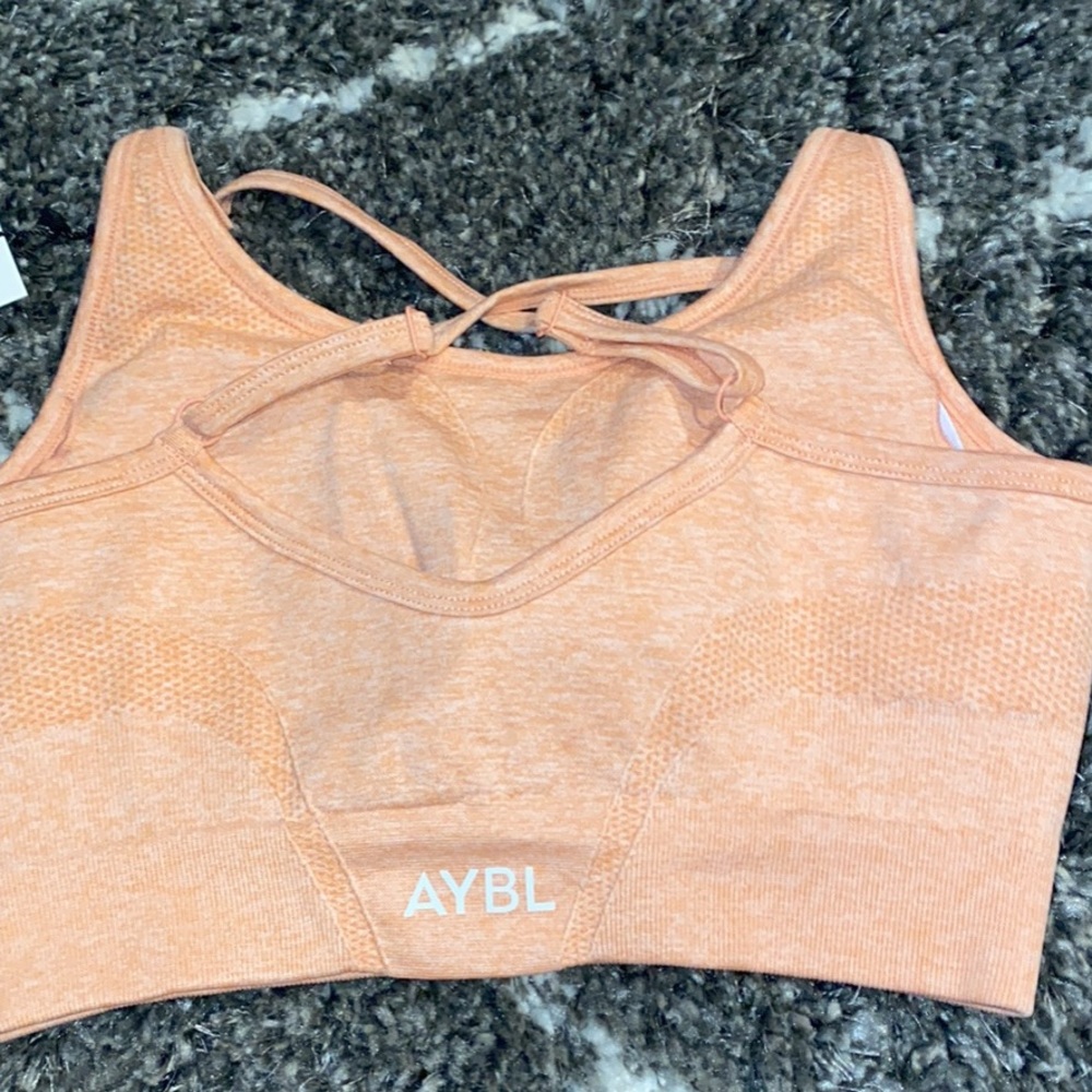 women’s workout clothing